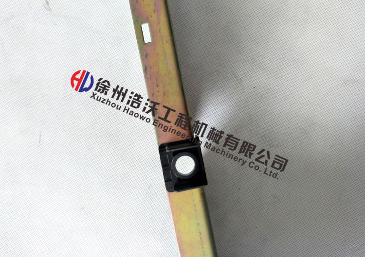沃爾沃240、290挖掘機(jī)D7D發(fā)動(dòng)機(jī)線束固定鐵板支架