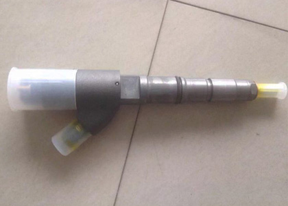 沃爾沃210BP發(fā)動機噴油器